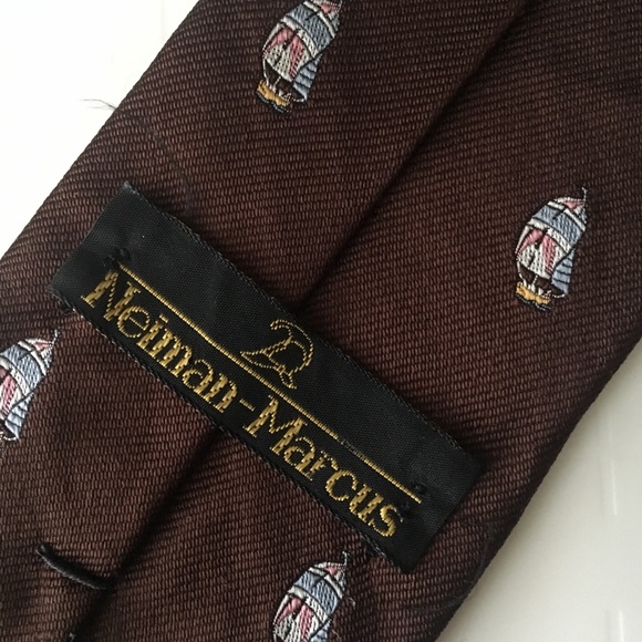 Vintage Neiman Marcus tie with sail boat print - Picture 2 of 5